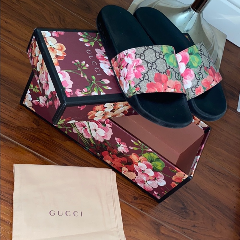 GUCCI Floral slides